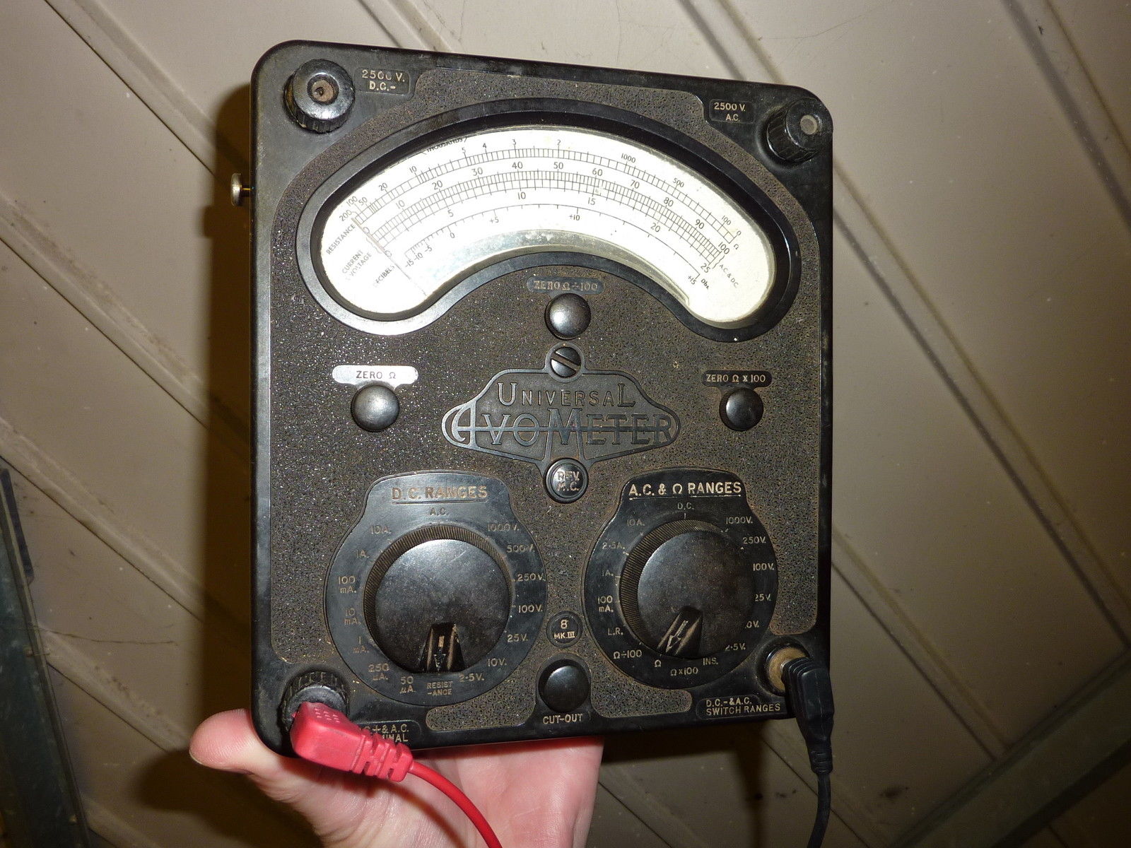 Moving coli meter